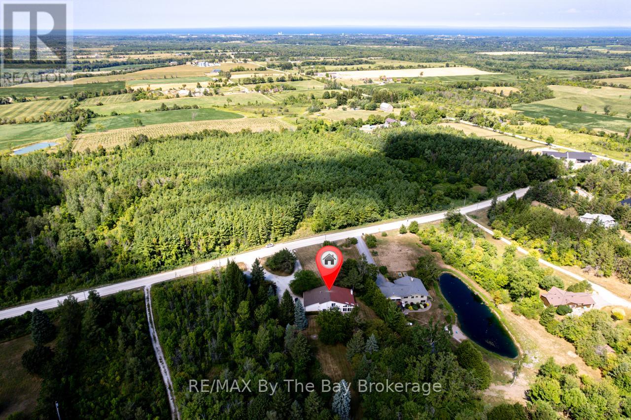 Photo 26 of 8223 30 31 Side Road, Clearview ON