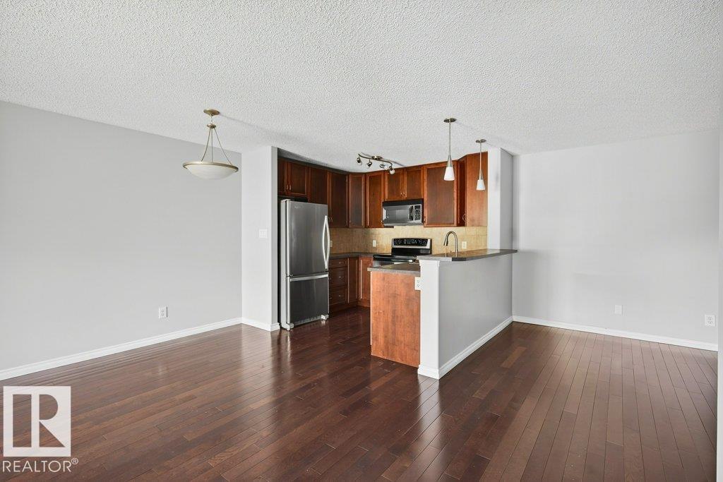 Photo 4 of 321 17415 99 Av Nw, Edmonton AB