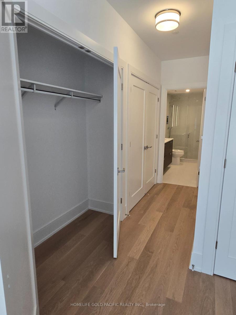 Photo 5 of 109 10 Inn On The Park Drive, Toronto ON