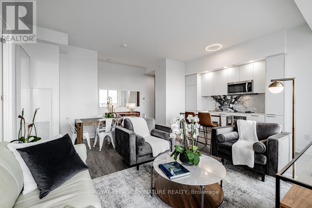 Photo 10 of Ph 506 75 Canterbury Place, Toronto ON
