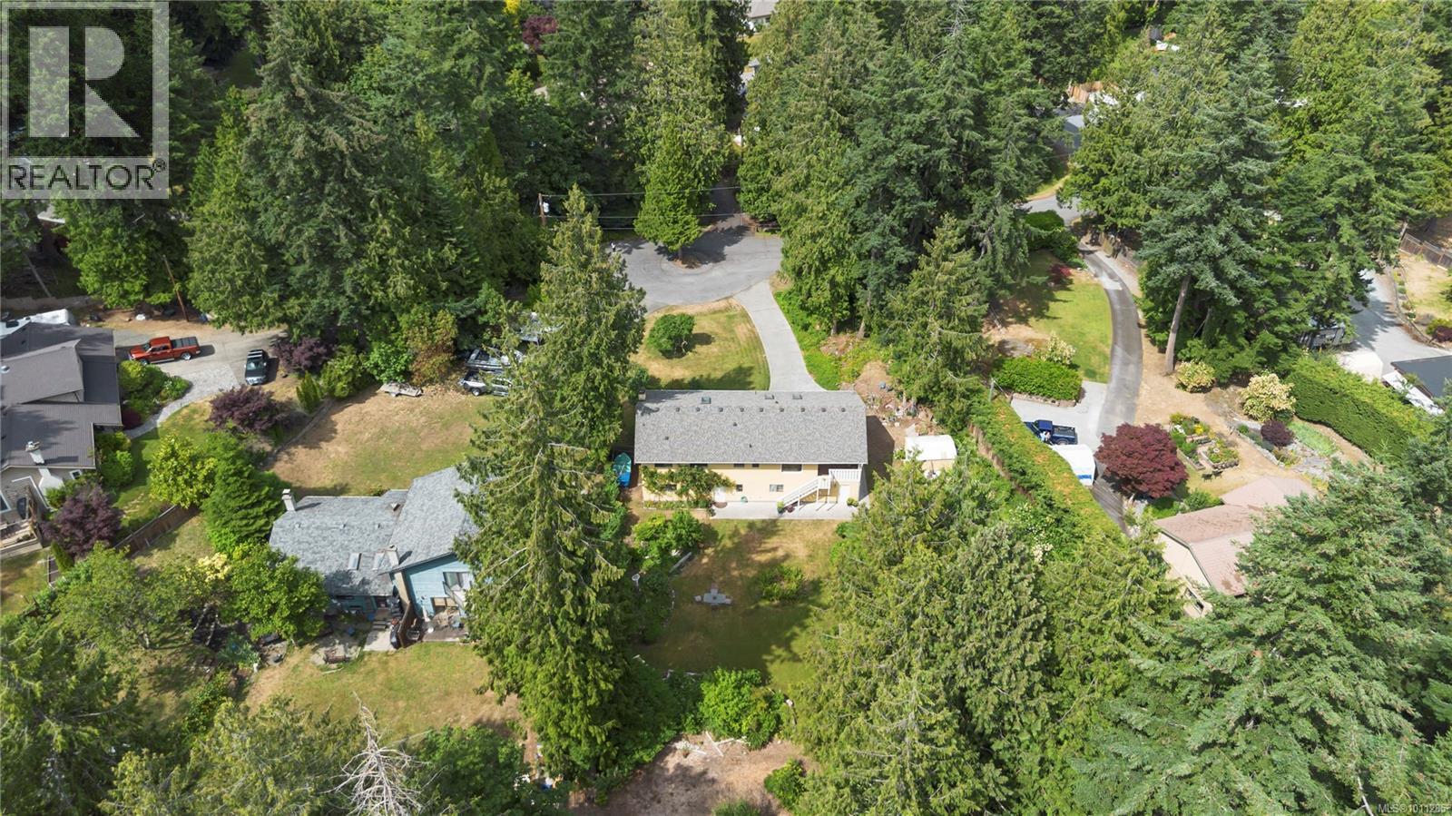 1881 Llewellyn Pl, North Saanich
