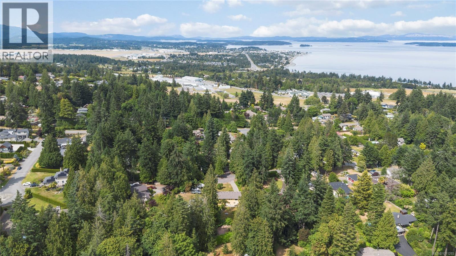 1881 Llewellyn Pl, North Saanich