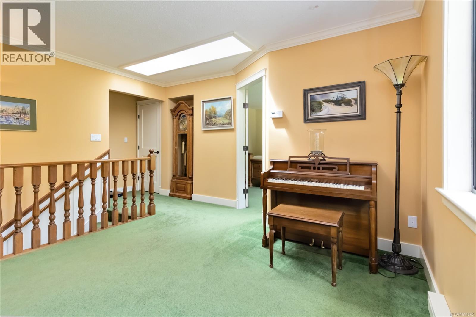 1881 Llewellyn Pl, North Saanich