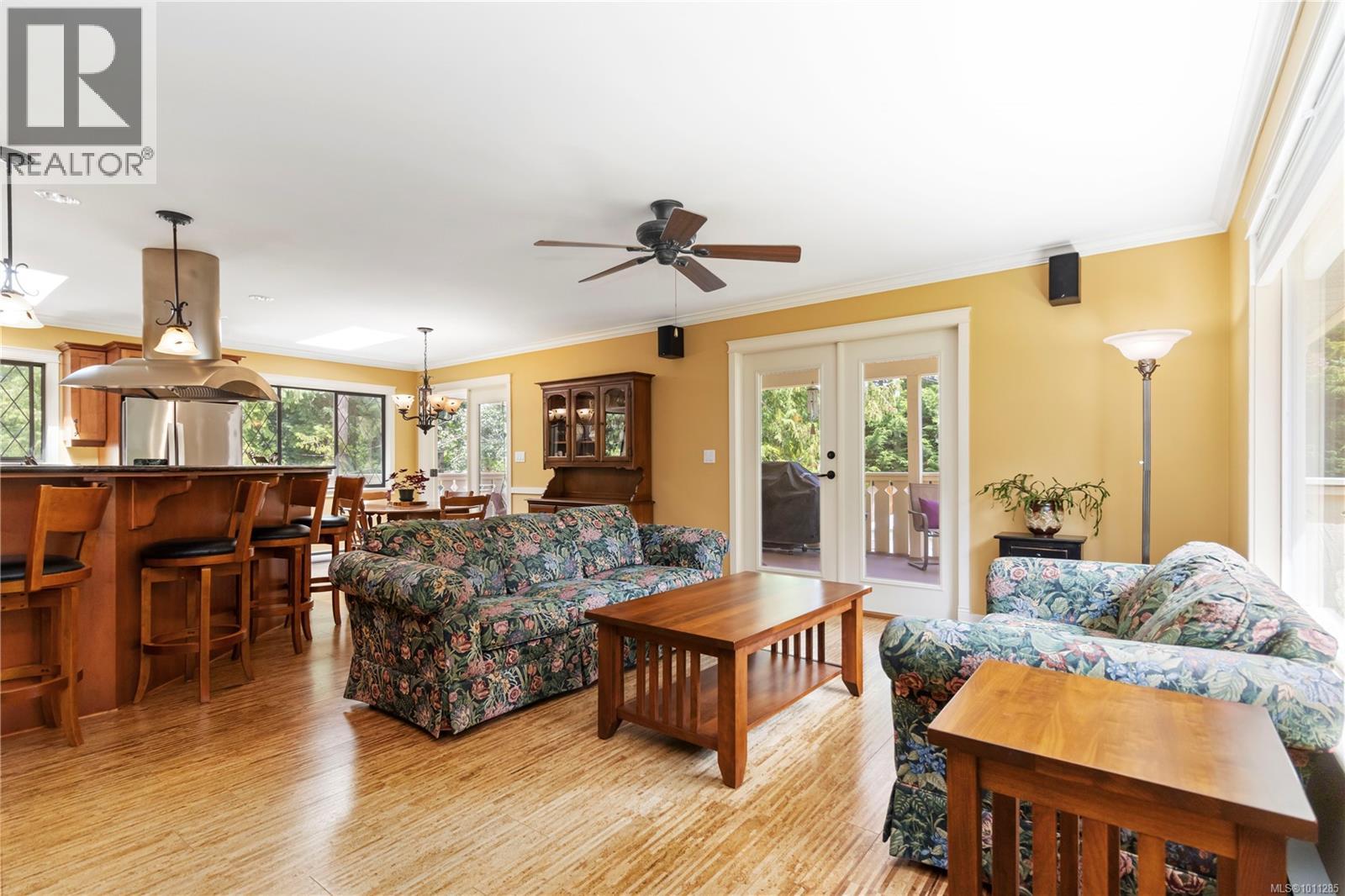 1881 Llewellyn Pl, North Saanich