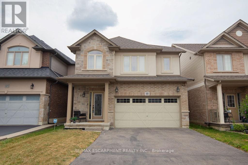 Photo 1 of 69 Winslow Way, Hamilton ON