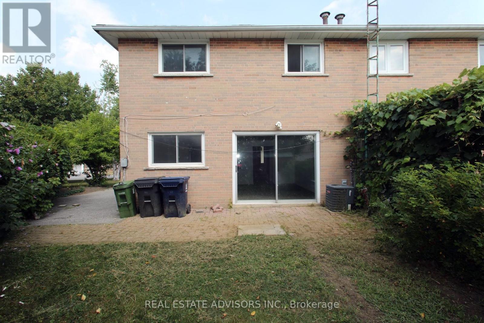 Photo 24 of 46 Laskay Crescent, Toronto ON