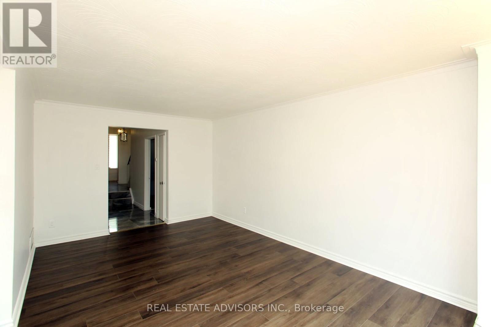 Photo 6 of 46 Laskay Crescent, Toronto ON