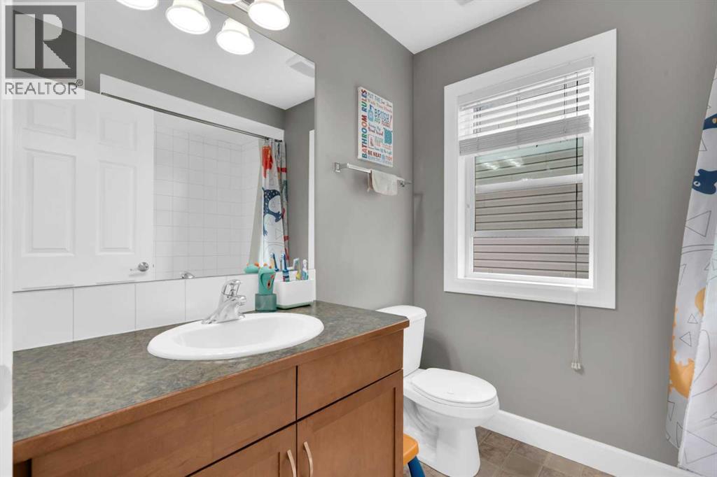 Photo 18 of 2020 Windsong Drive Sw, Airdrie AB