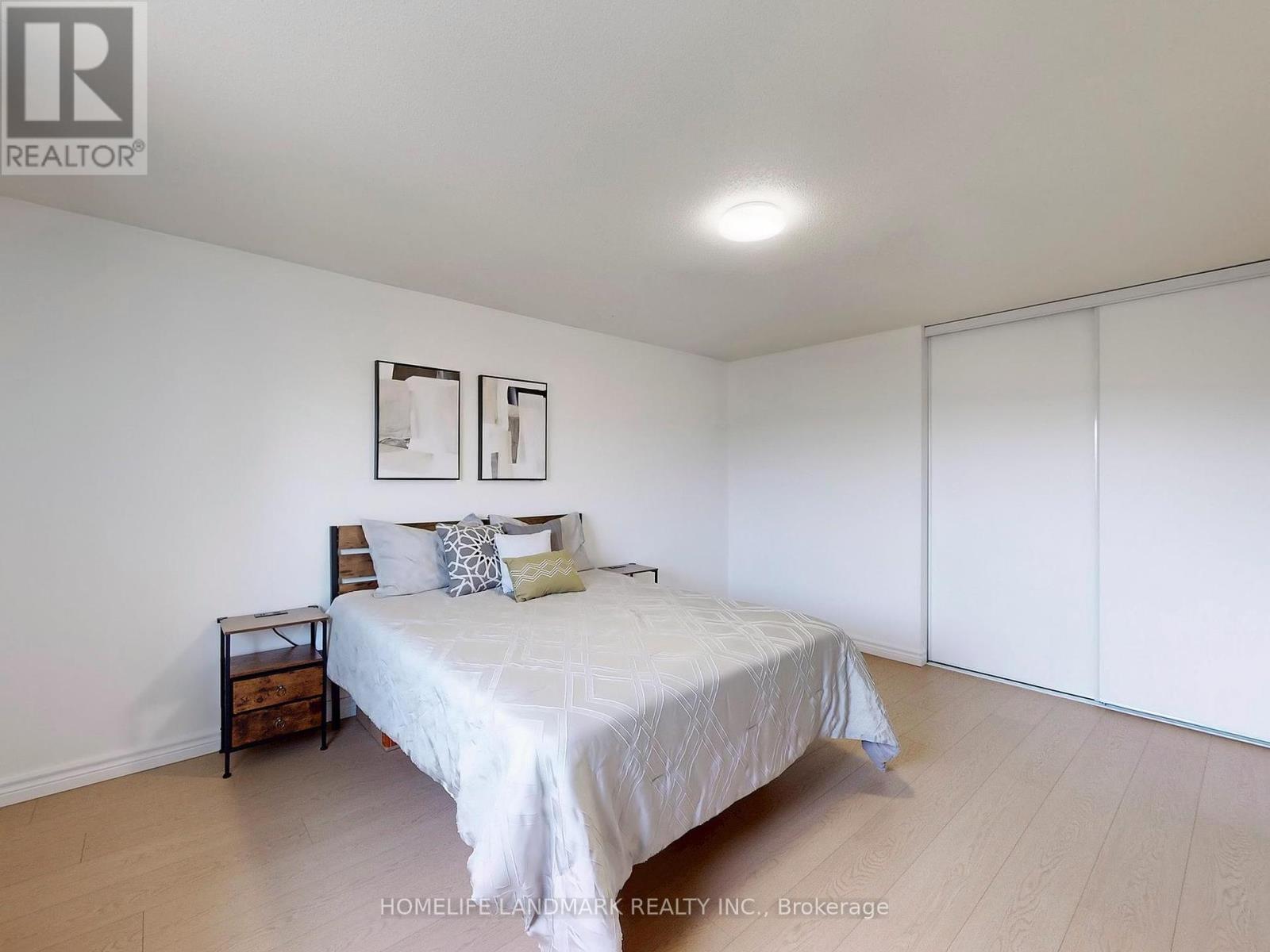 Photo 6 of 120 Ravenscroft Road, Ajax ON