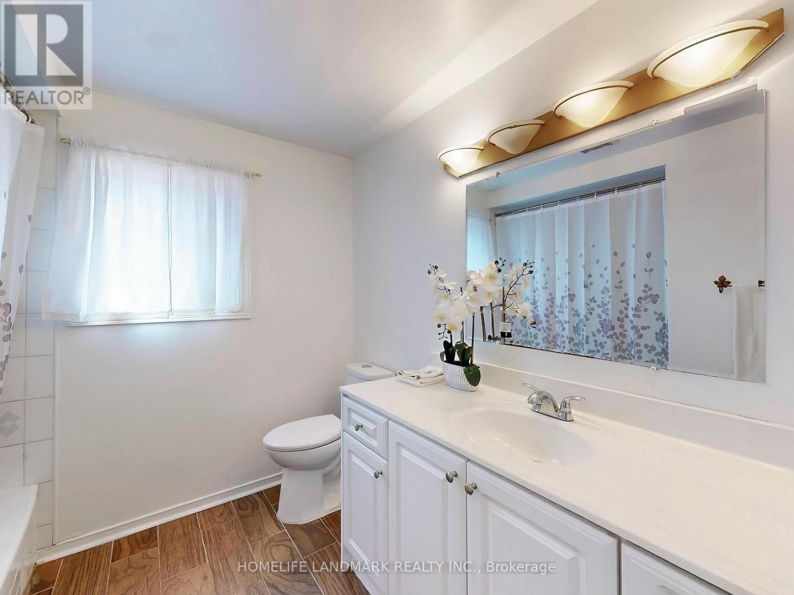 Photo 11 of 120 Ravenscroft Road, Ajax ON