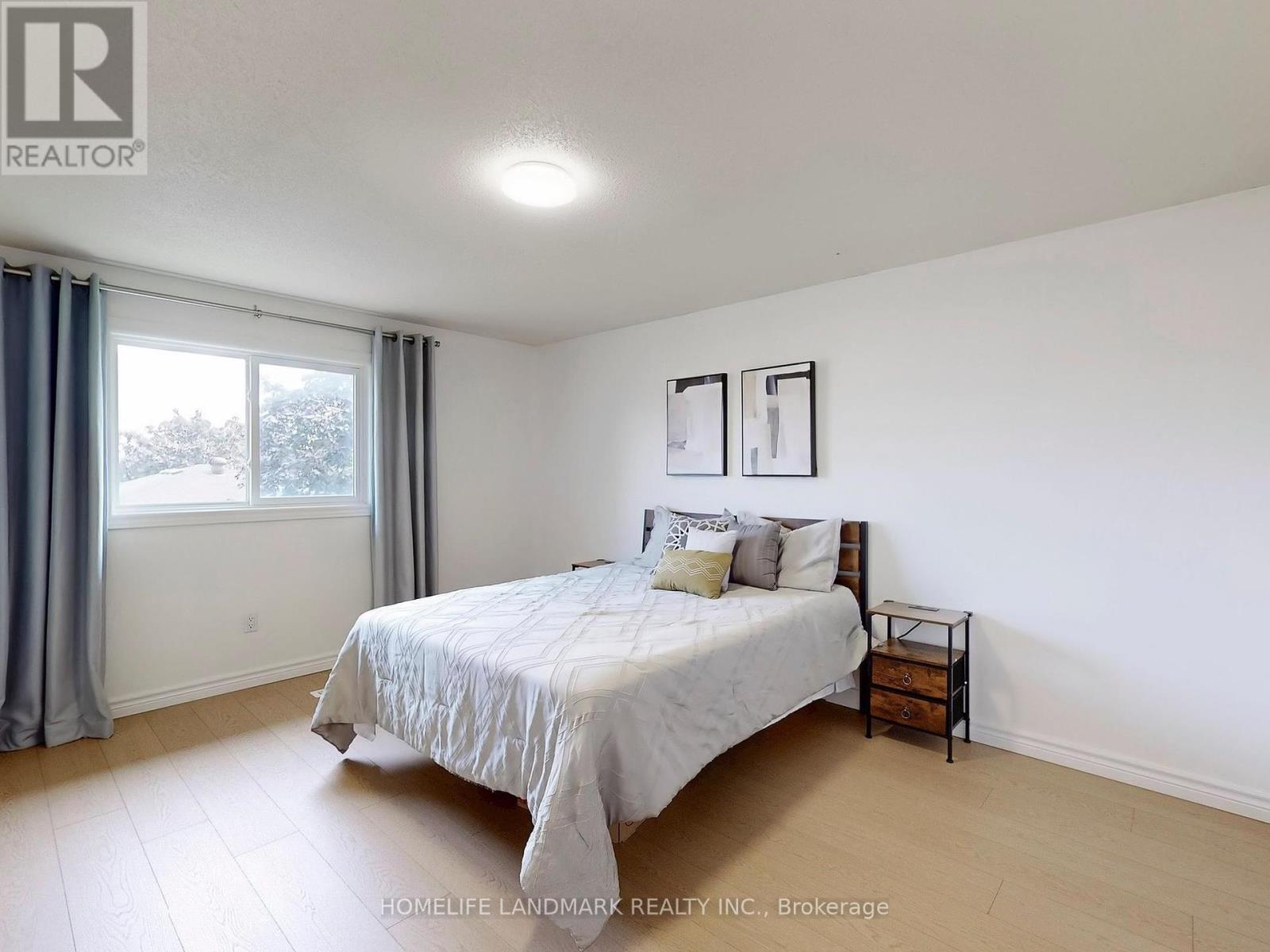 Photo 19 of 120 Ravenscroft Road, Ajax ON