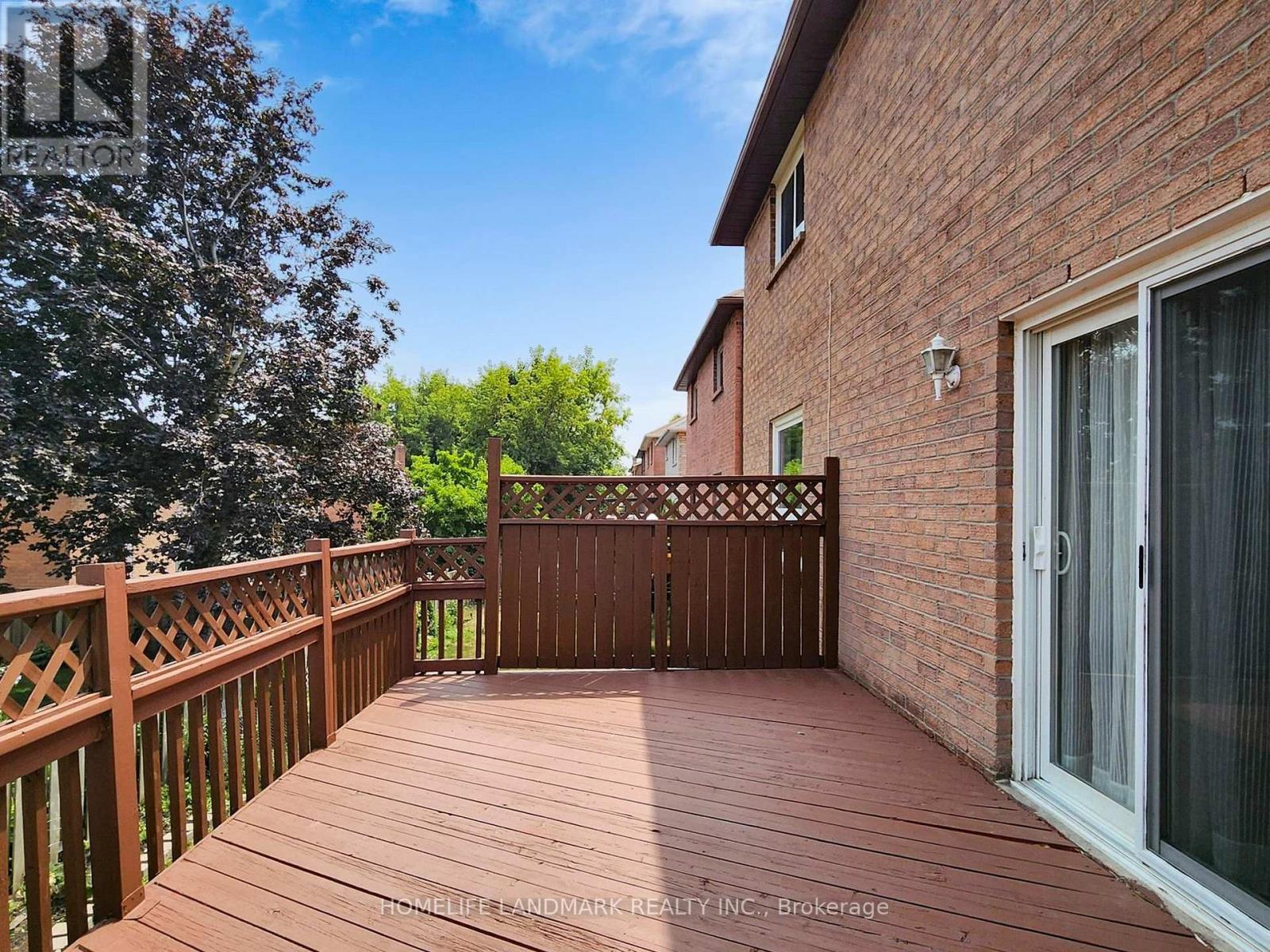 Photo 33 of 120 Ravenscroft Road, Ajax ON