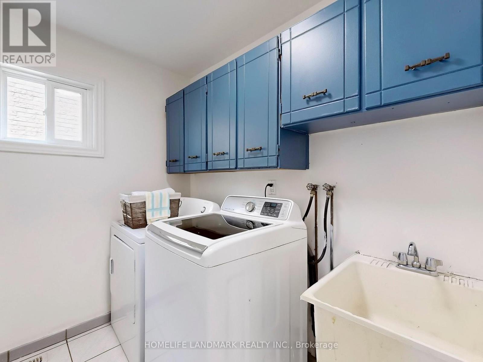 Photo 9 of 120 Ravenscroft Road, Ajax ON
