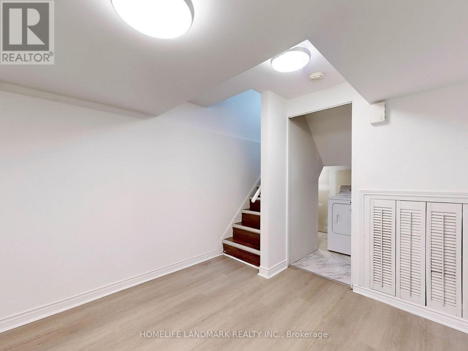 Photo 24 of 120 Ravenscroft Road, Ajax ON