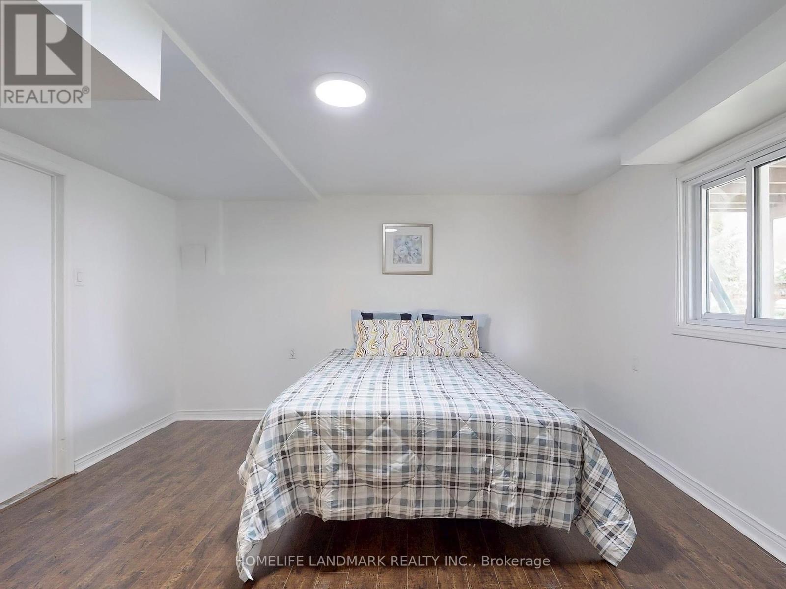 Photo 17 of 120 Ravenscroft Road, Ajax ON