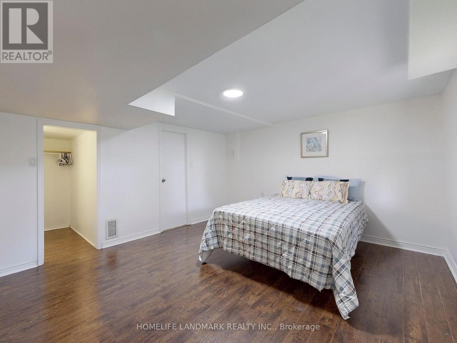 Photo 15 of 120 Ravenscroft Road, Ajax ON