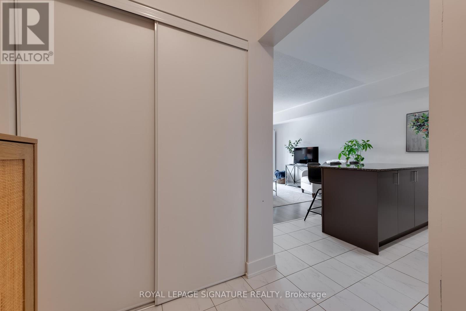 Photo 6 of 508 10 Culinary Lane, Barrie ON