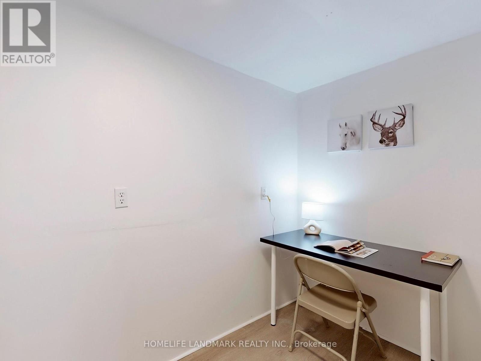 Photo 8 of 120 Ravenscroft Road, Ajax ON