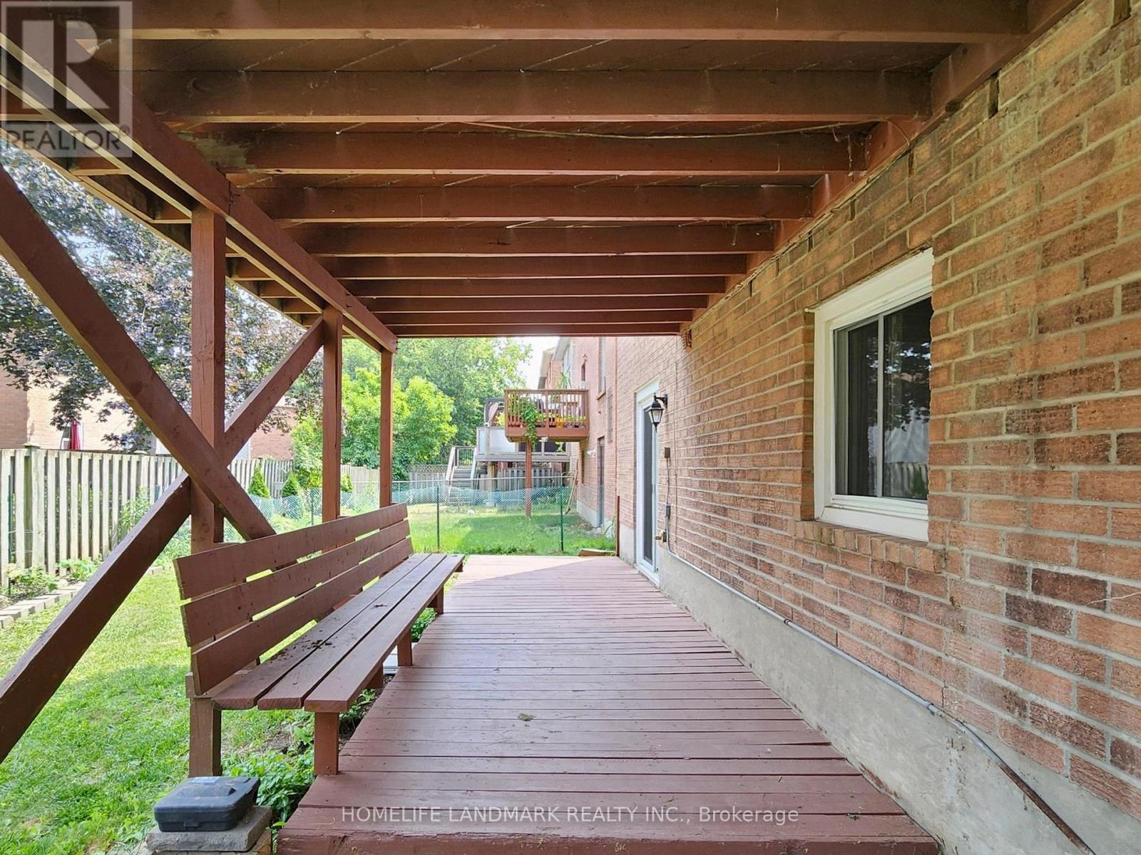 Photo 18 of 120 Ravenscroft Road, Ajax ON