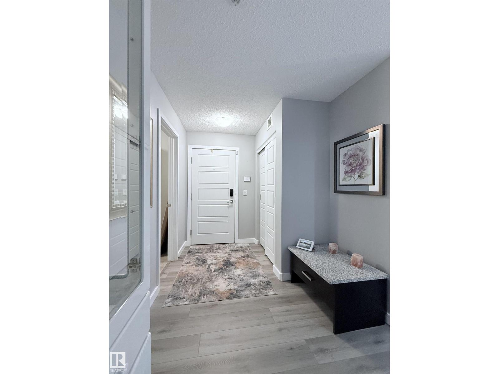 Photo 10 of 104 14808 125 St Nw, Edmonton AB