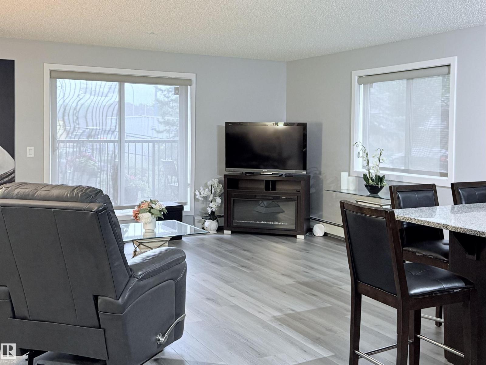 Photo 12 of 104 14808 125 St Nw, Edmonton AB