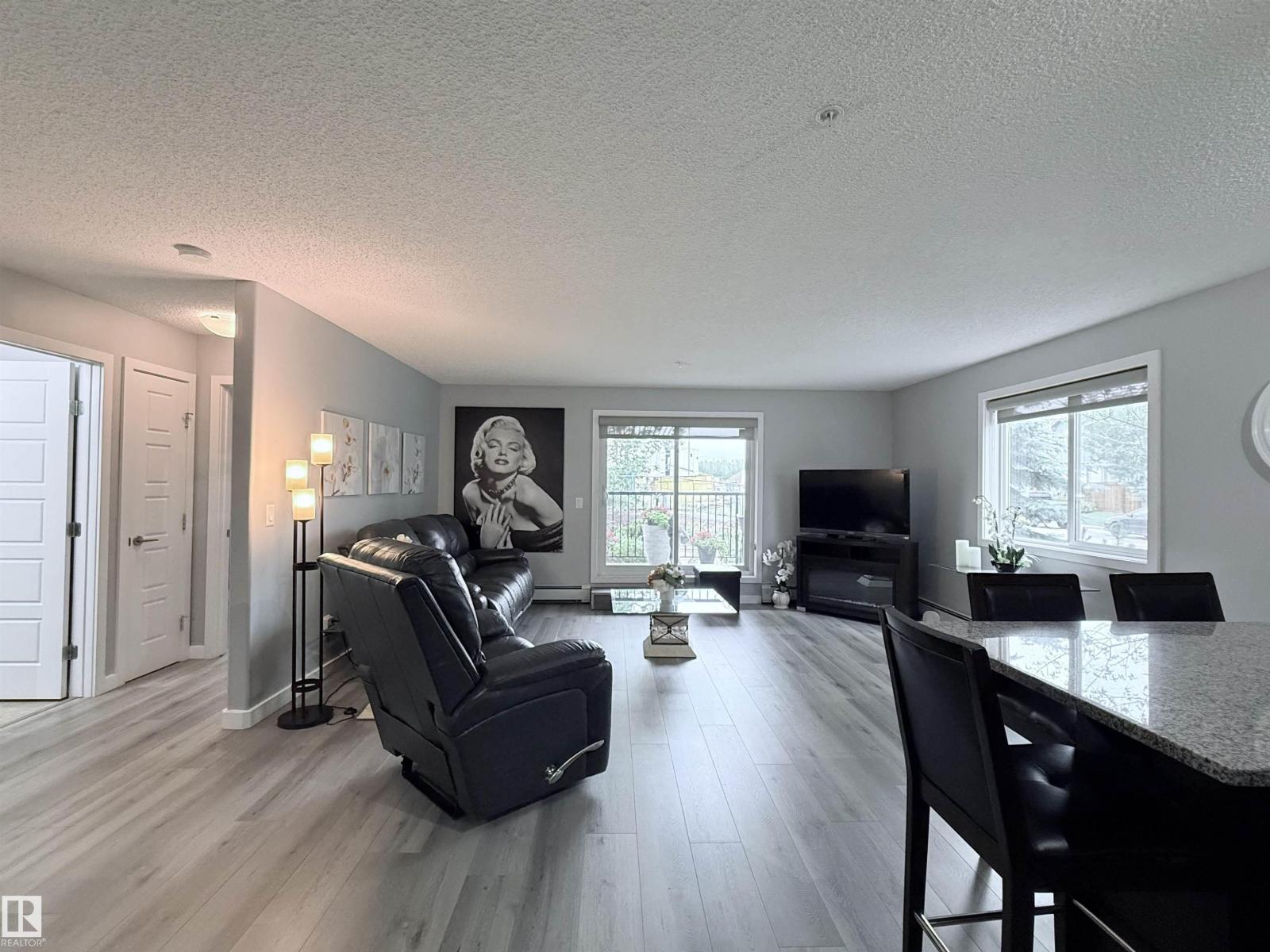 Photo 18 of 104 14808 125 St Nw, Edmonton AB
