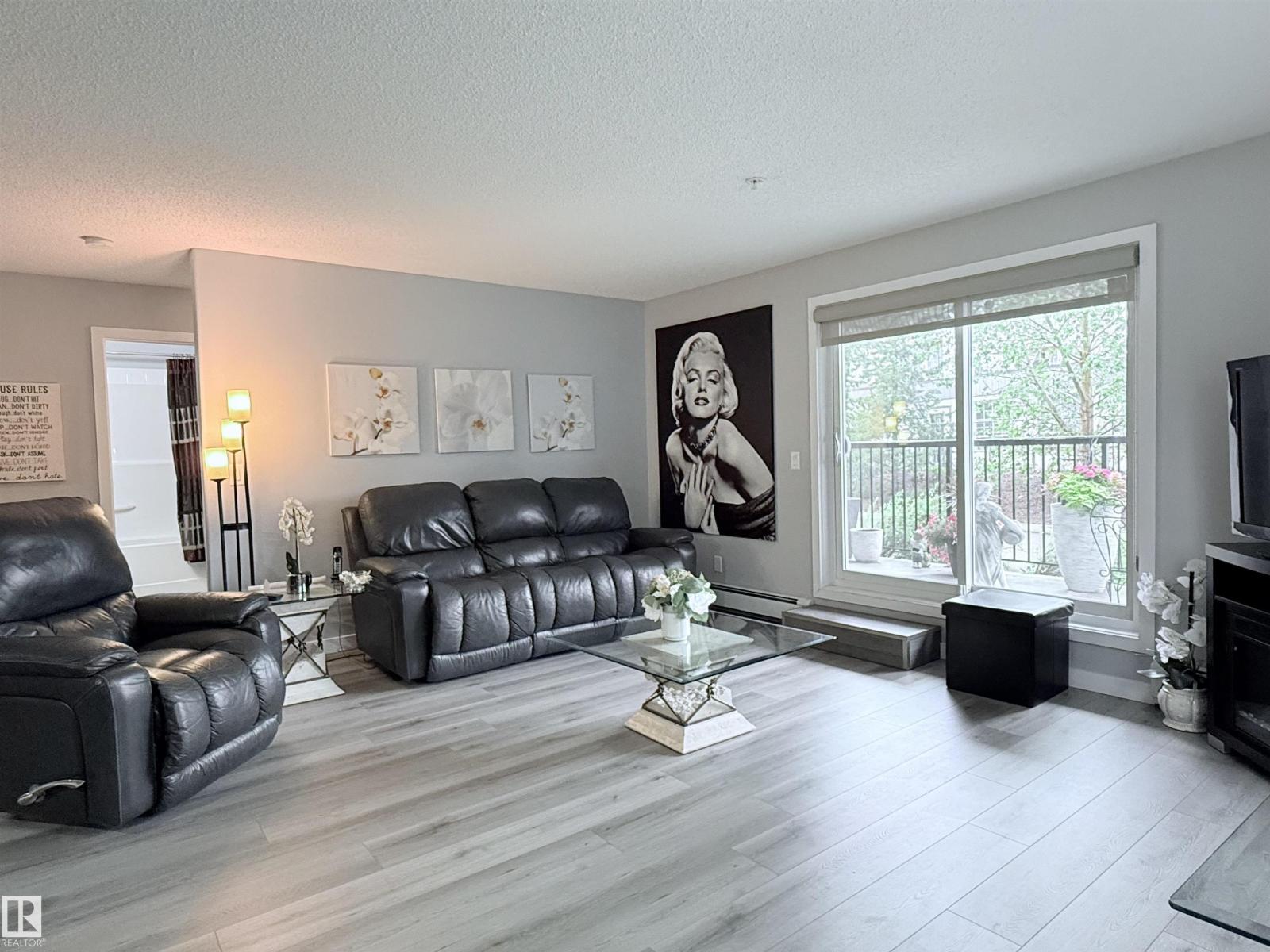 Photo 8 of 104 14808 125 St Nw, Edmonton AB