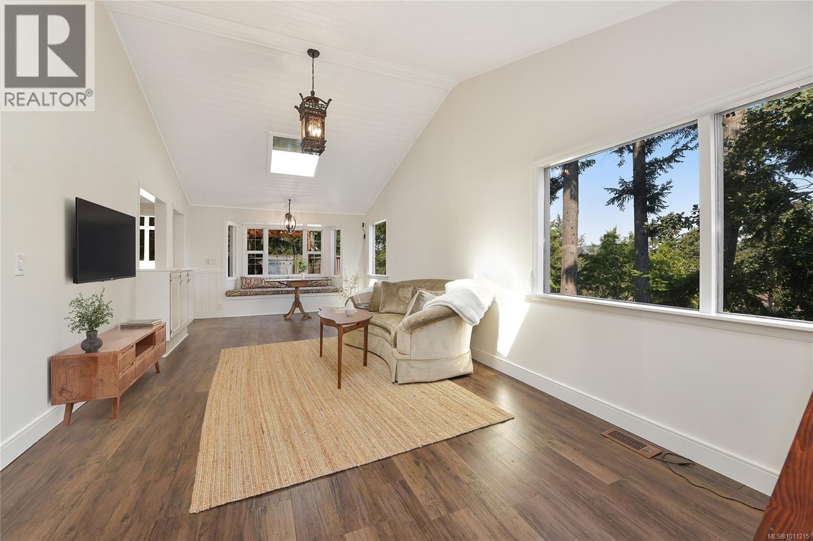 Photo 14 of 2582 Rainville Rd, Langford BC