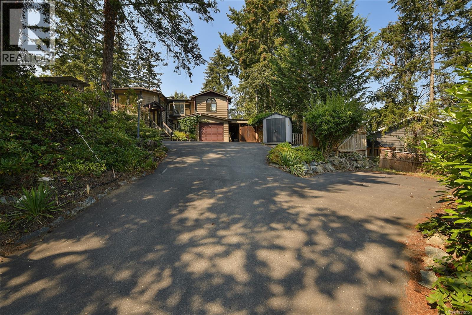Photo 75 of 2582 Rainville Rd, Langford BC