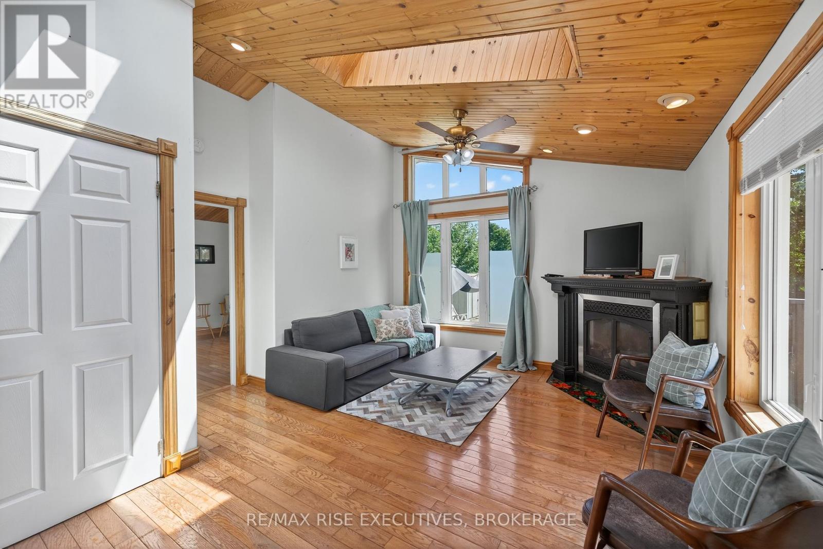 Photo 33 of 883 Percy Crescent, Kingston ON