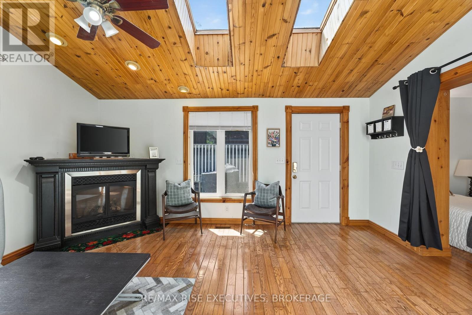 Photo 35 of 883 Percy Crescent, Kingston ON