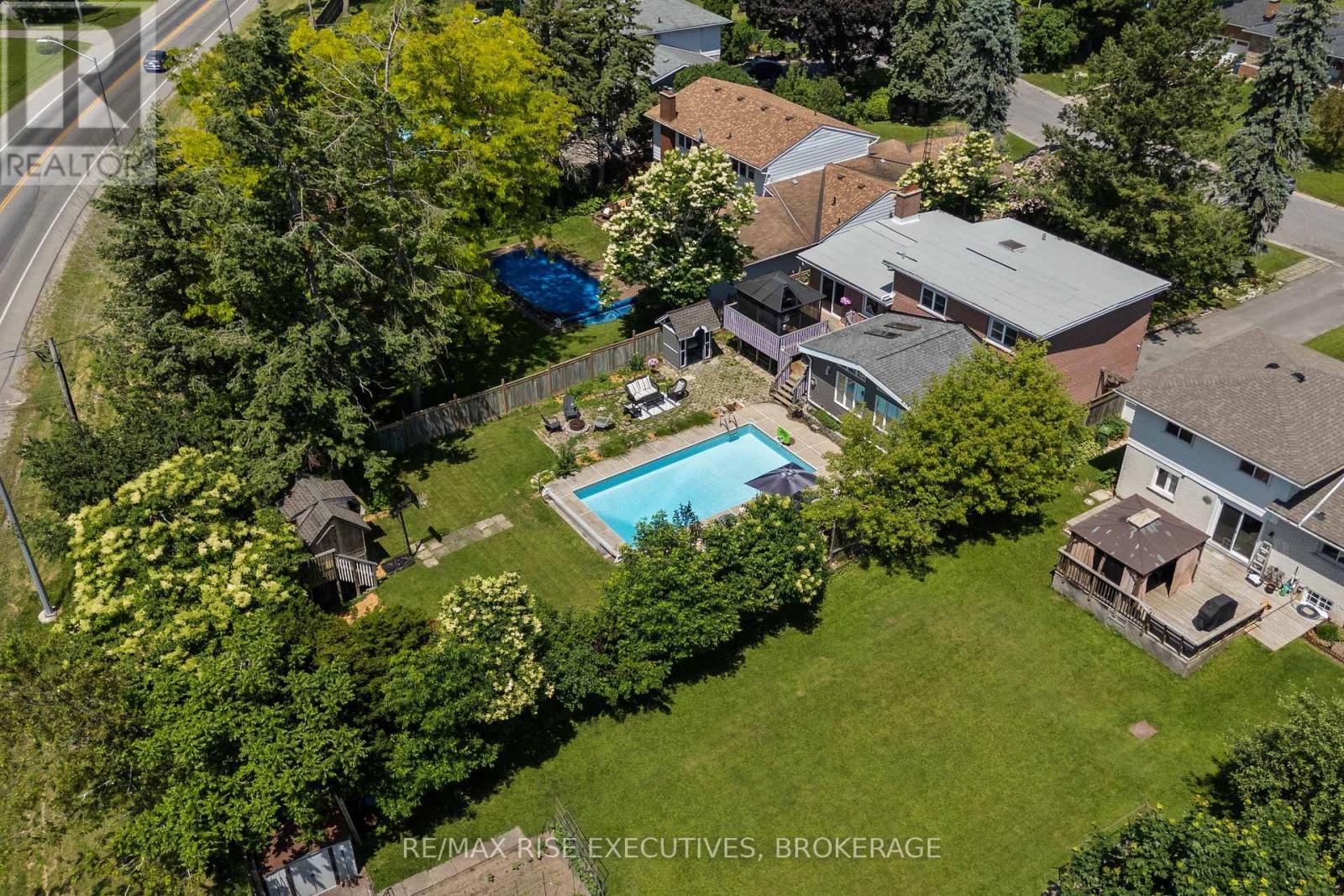 Photo 27 of 883 Percy Crescent, Kingston ON