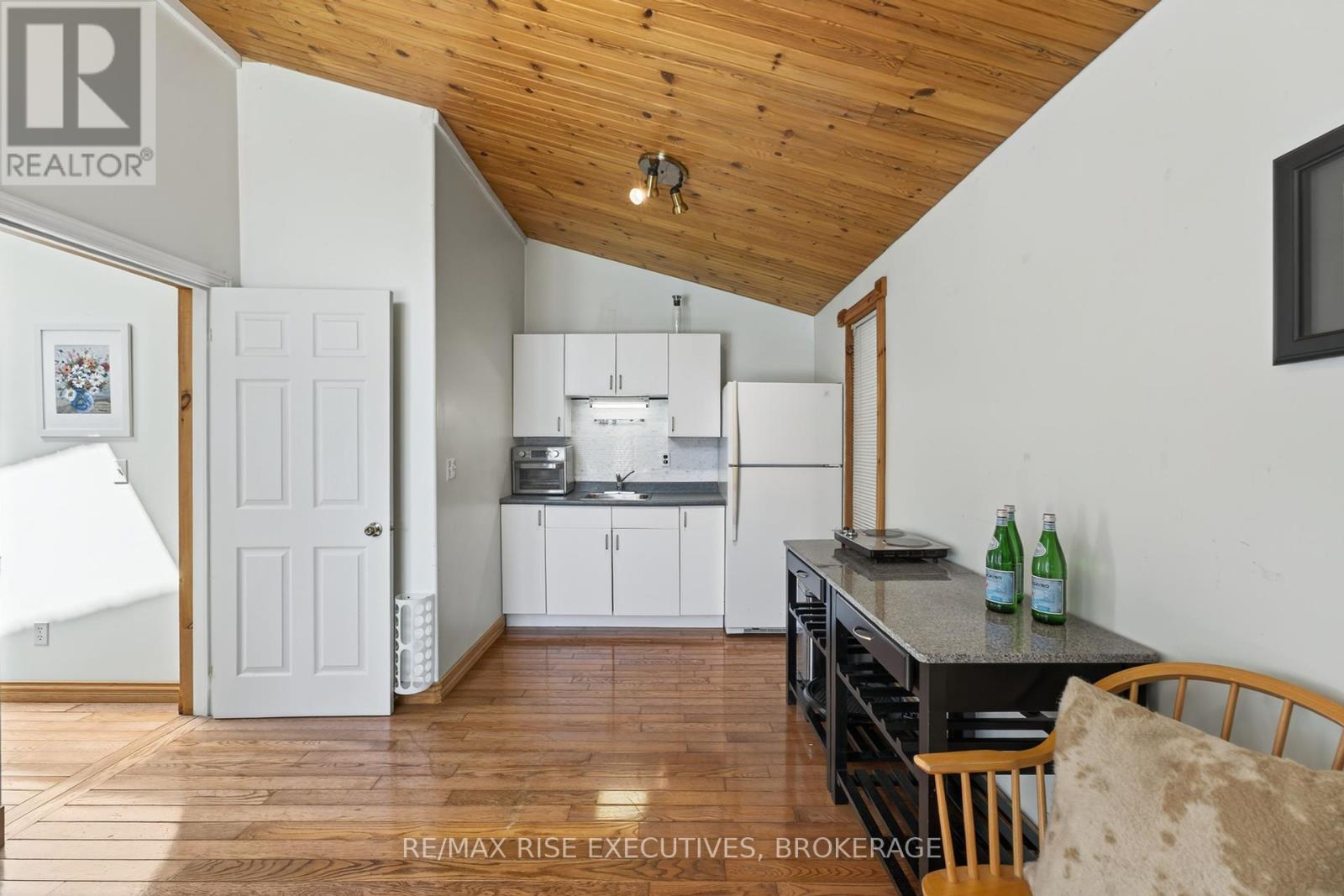 Photo 37 of 883 Percy Crescent, Kingston ON