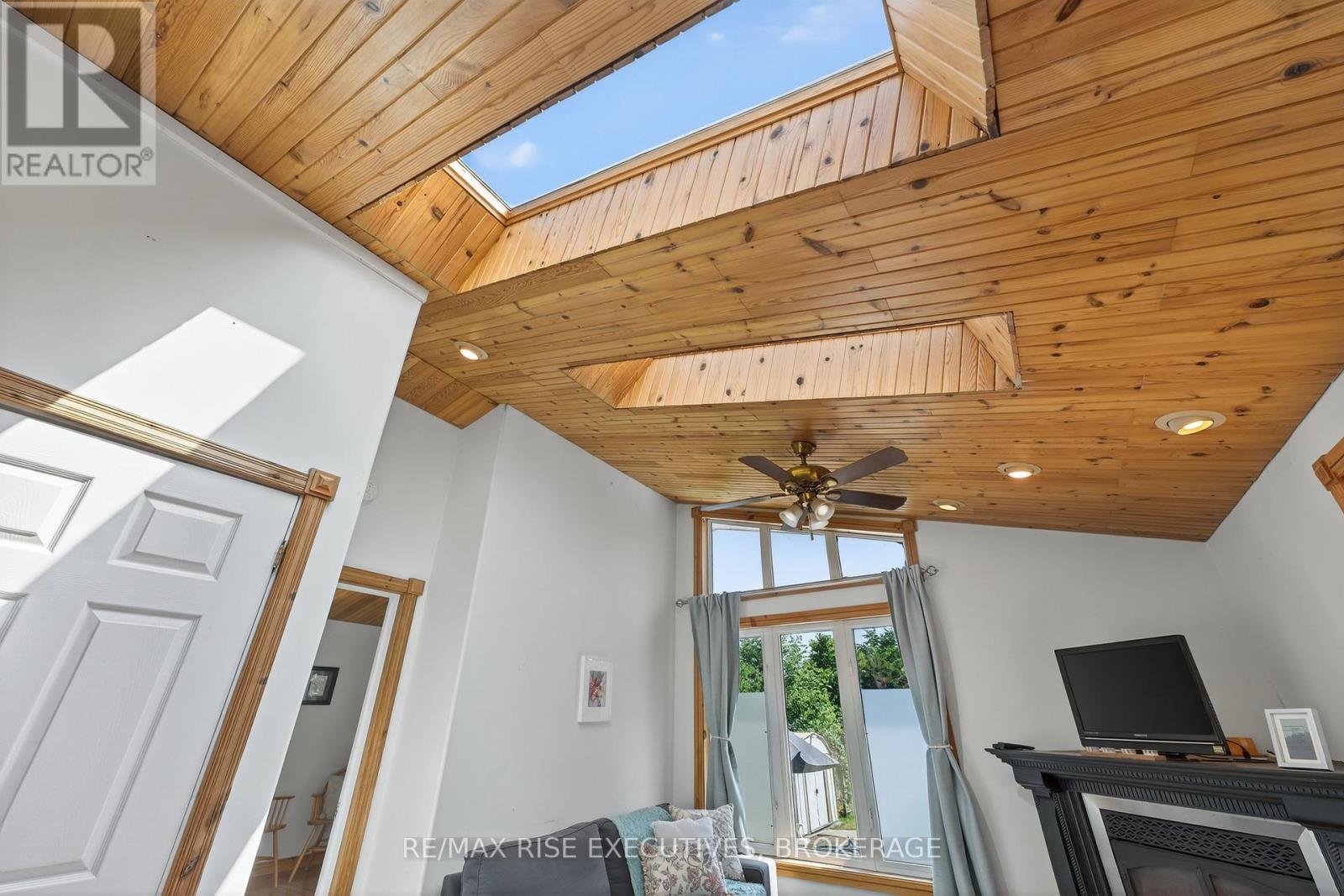 Photo 39 of 883 Percy Crescent, Kingston ON