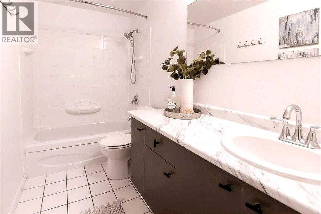 Single Family House Loft for Sale in   A Street SW Bankview Calgary 