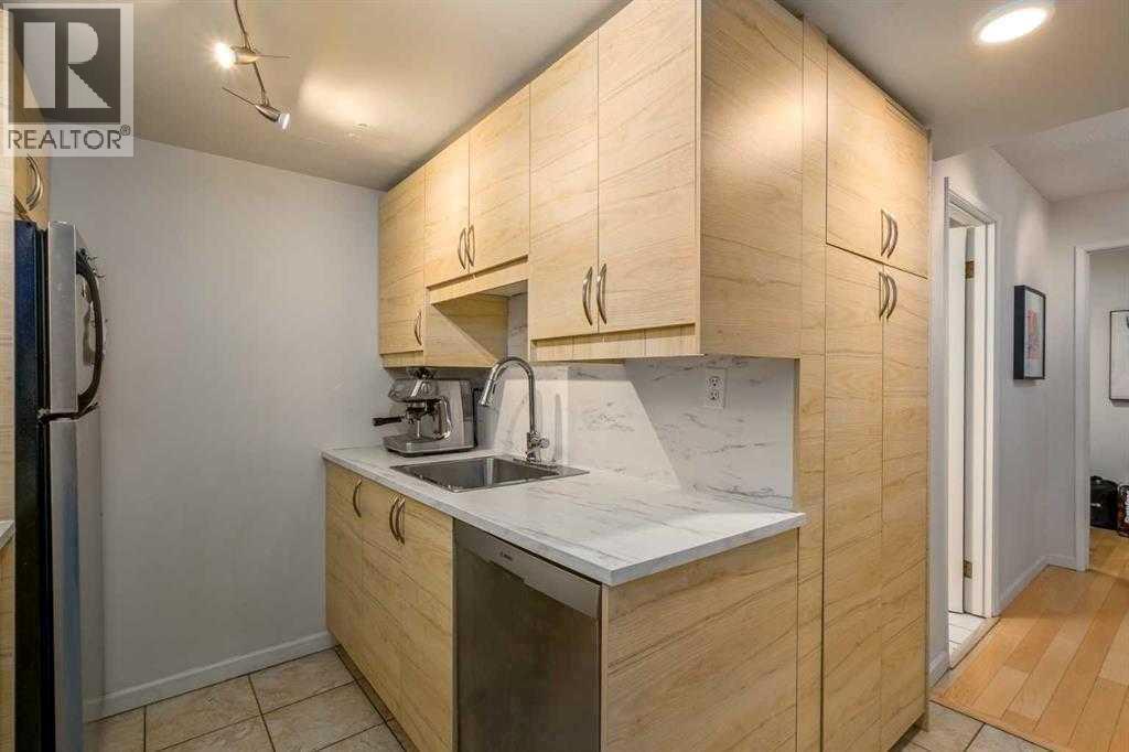Single Family House Loft for Sale in   A Street SW Bankview Calgary 
