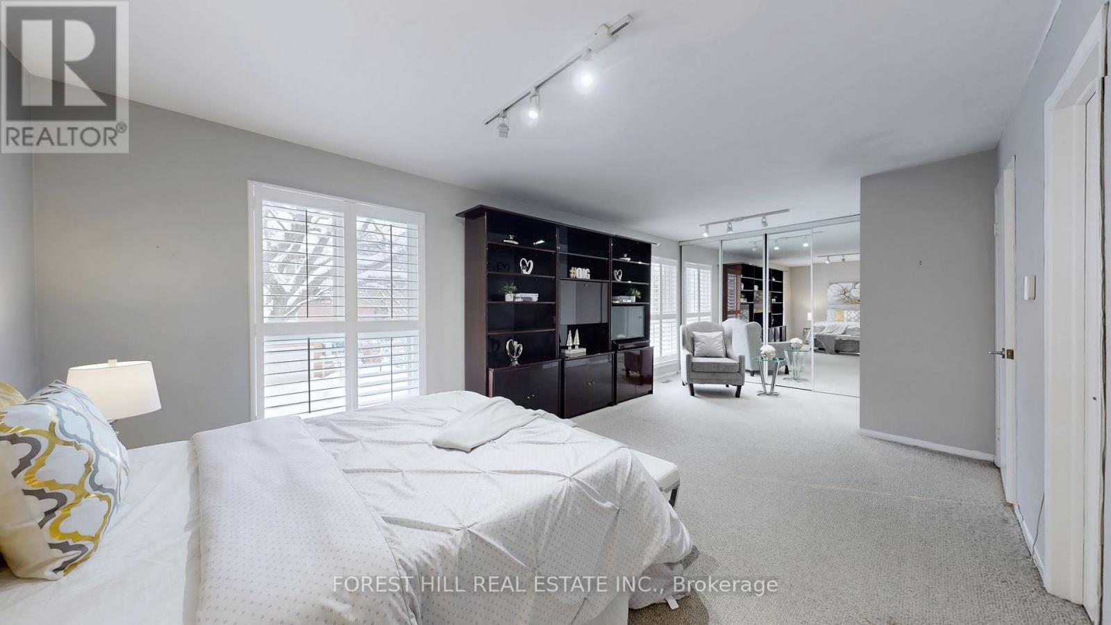Photo 10 of 53 33 Proudbank Millway Way, Toronto ON