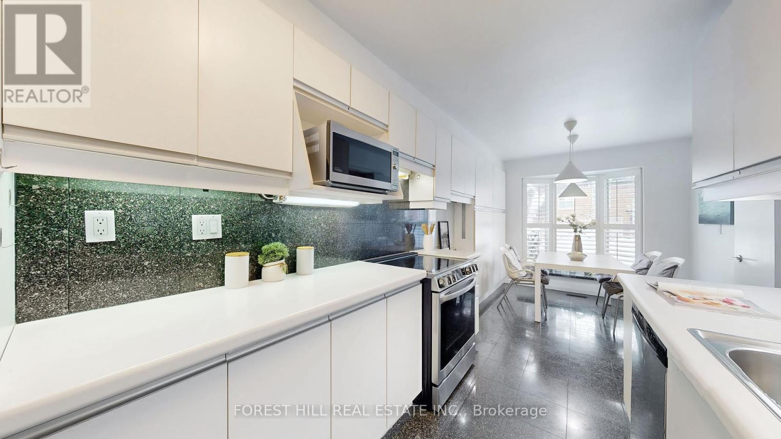 Photo 7 of 53 33 Proudbank Millway Way, Toronto ON