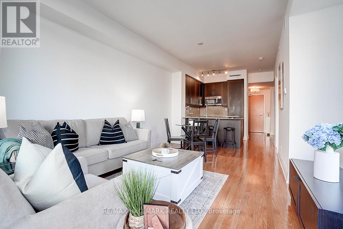 Photo 10 of 819 1 Bedford Road, Toronto ON