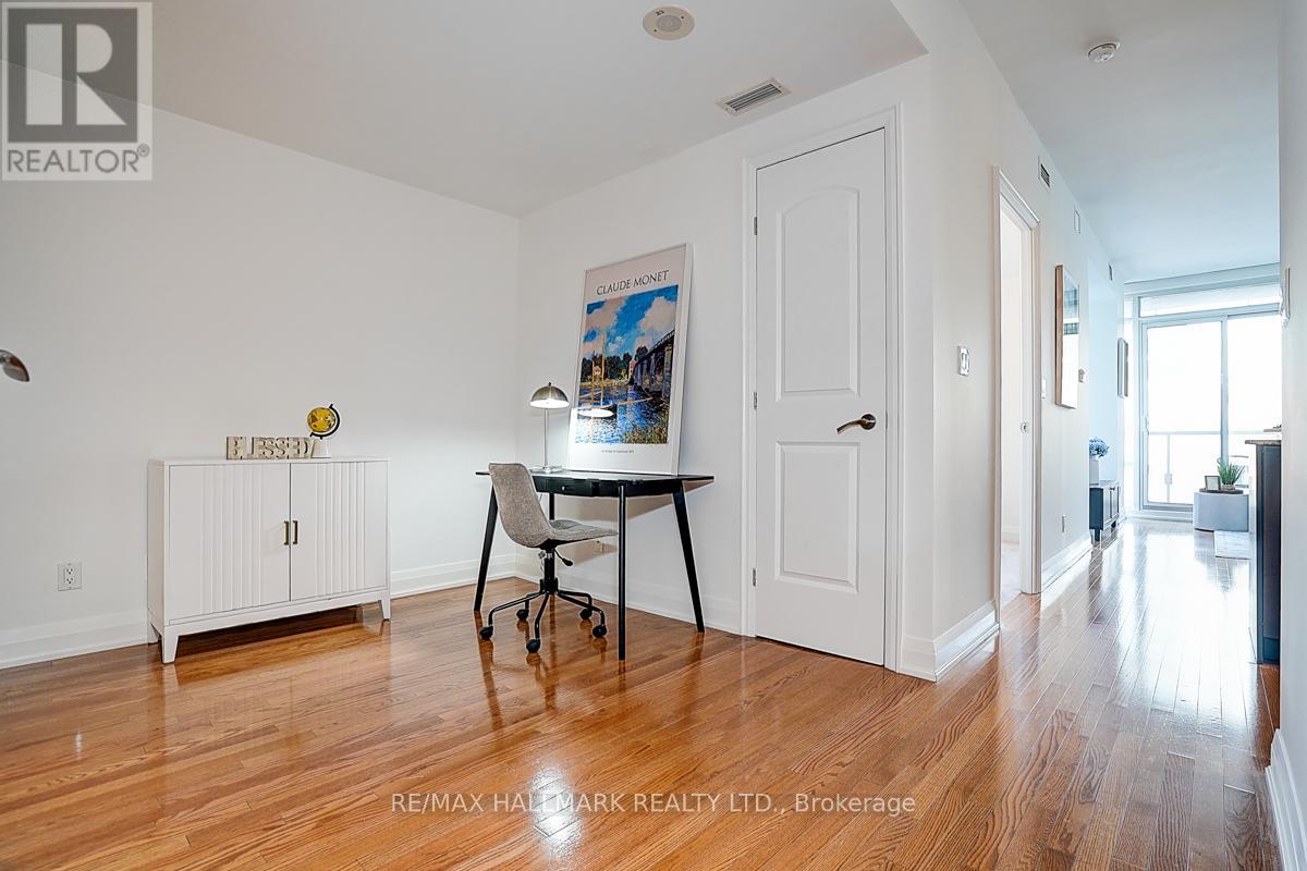 Photo 23 of 819 1 Bedford Road, Toronto ON
