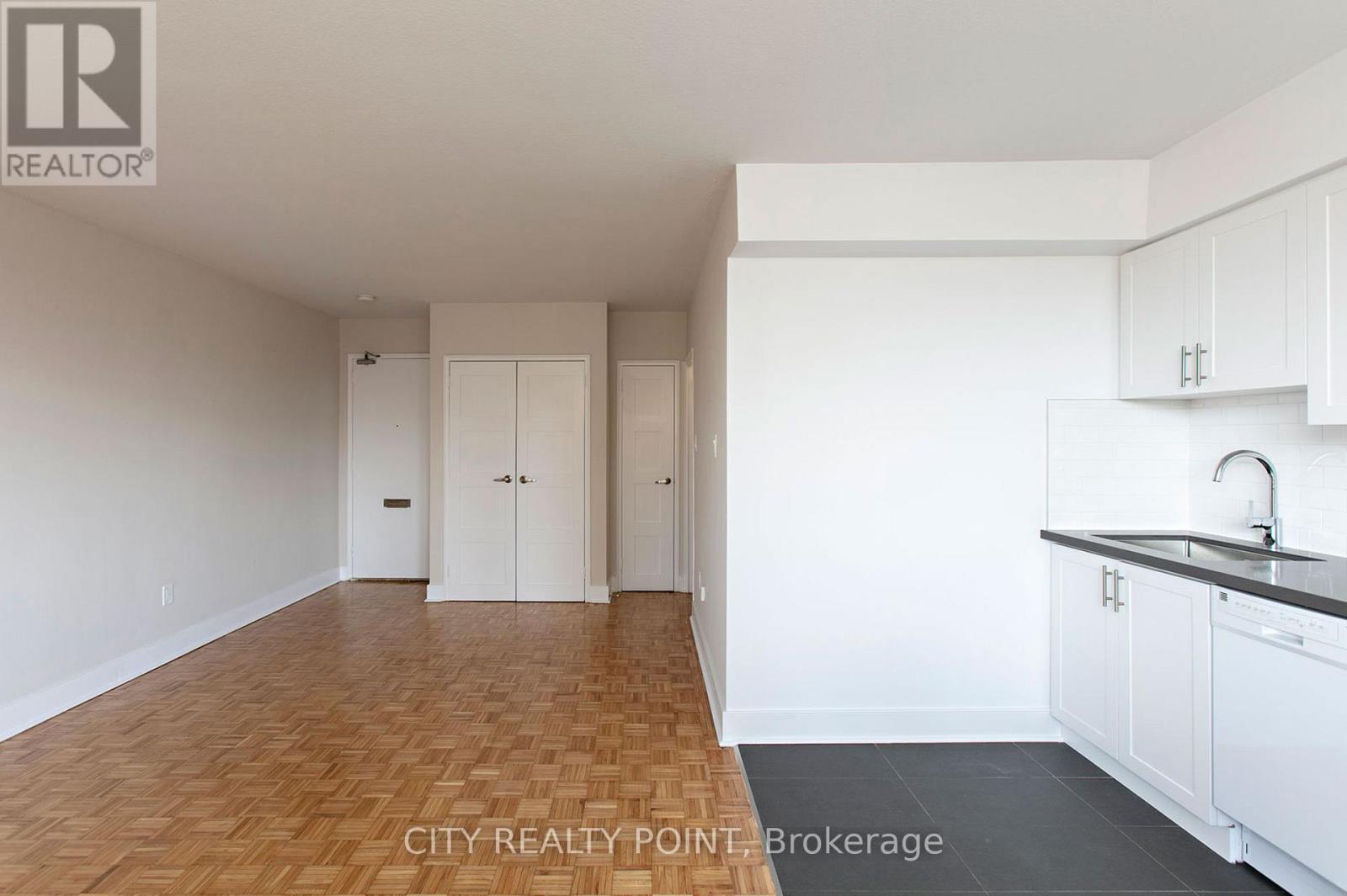Photo 12 of 207 276 St George Street, Toronto ON
