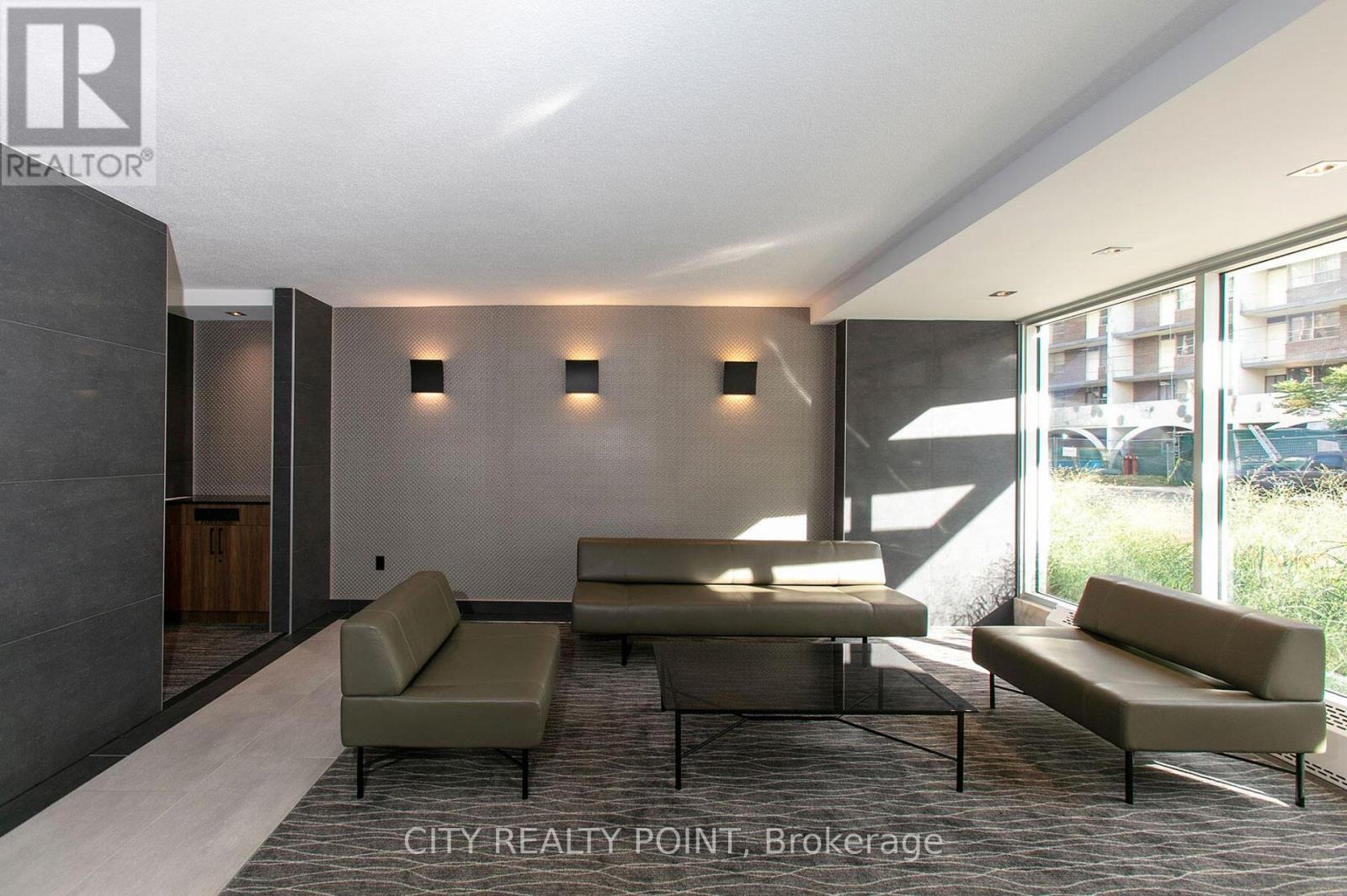 Photo 7 of 207 276 St George Street, Toronto ON