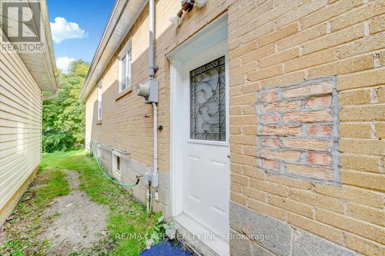Photo 4 of Bsmt 20 Martindale Road, Toronto ON