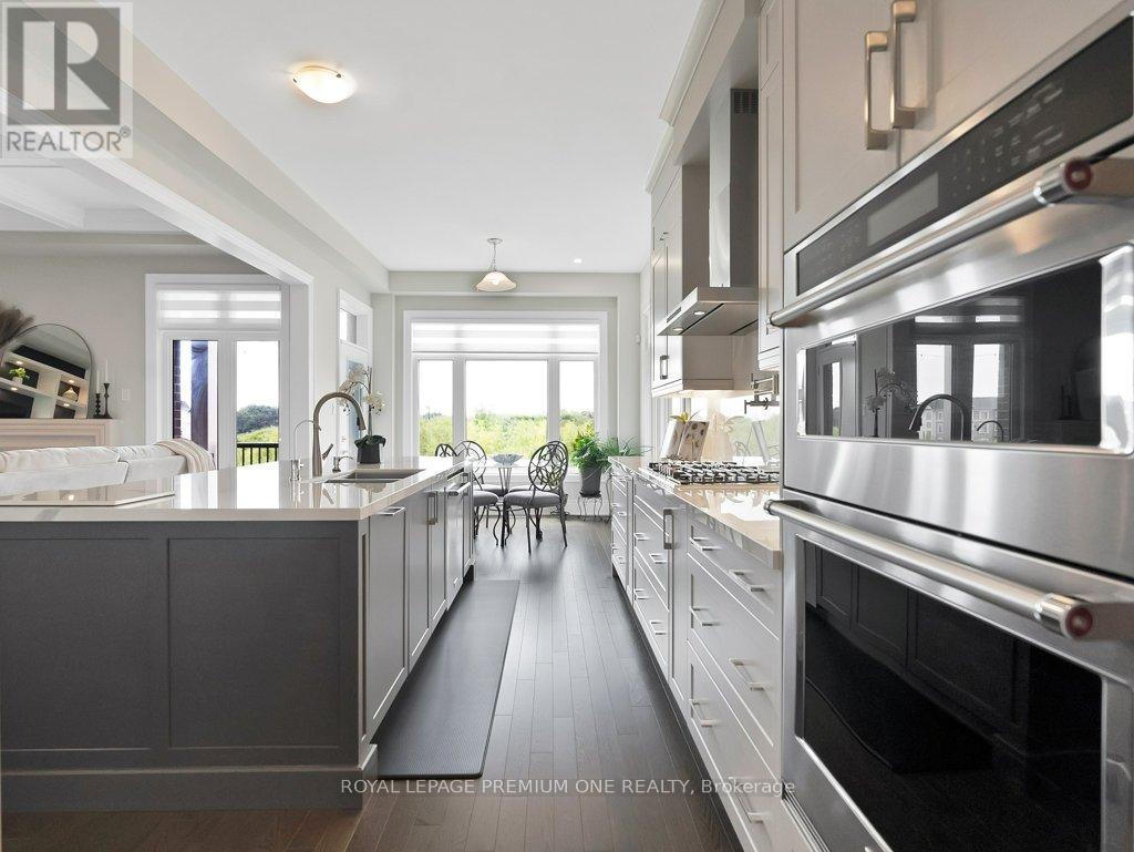 Photo 11 of 69 Crawford Drive, King ON