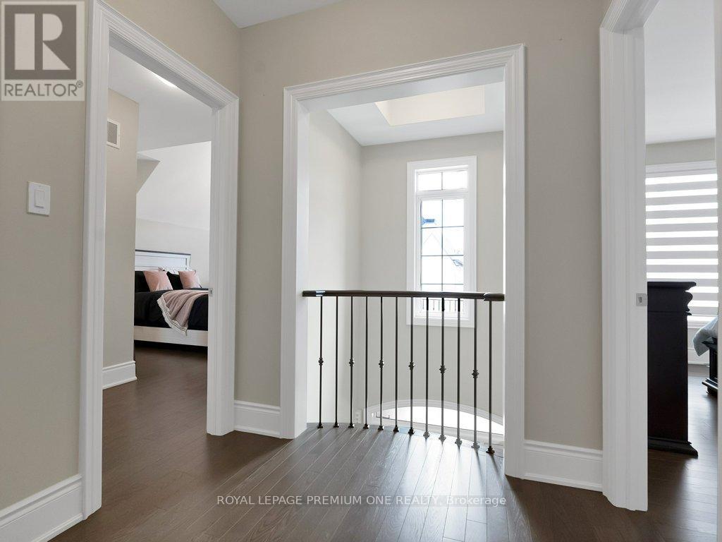 Photo 16 of 69 Crawford Drive, King ON