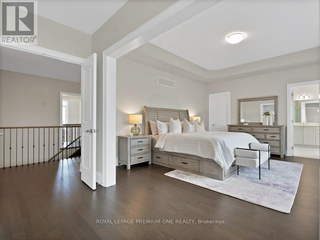 Photo 18 of 69 Crawford Drive, King ON
