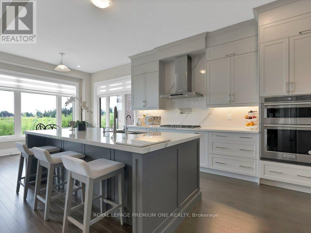 Photo 8 of 69 Crawford Drive, King ON