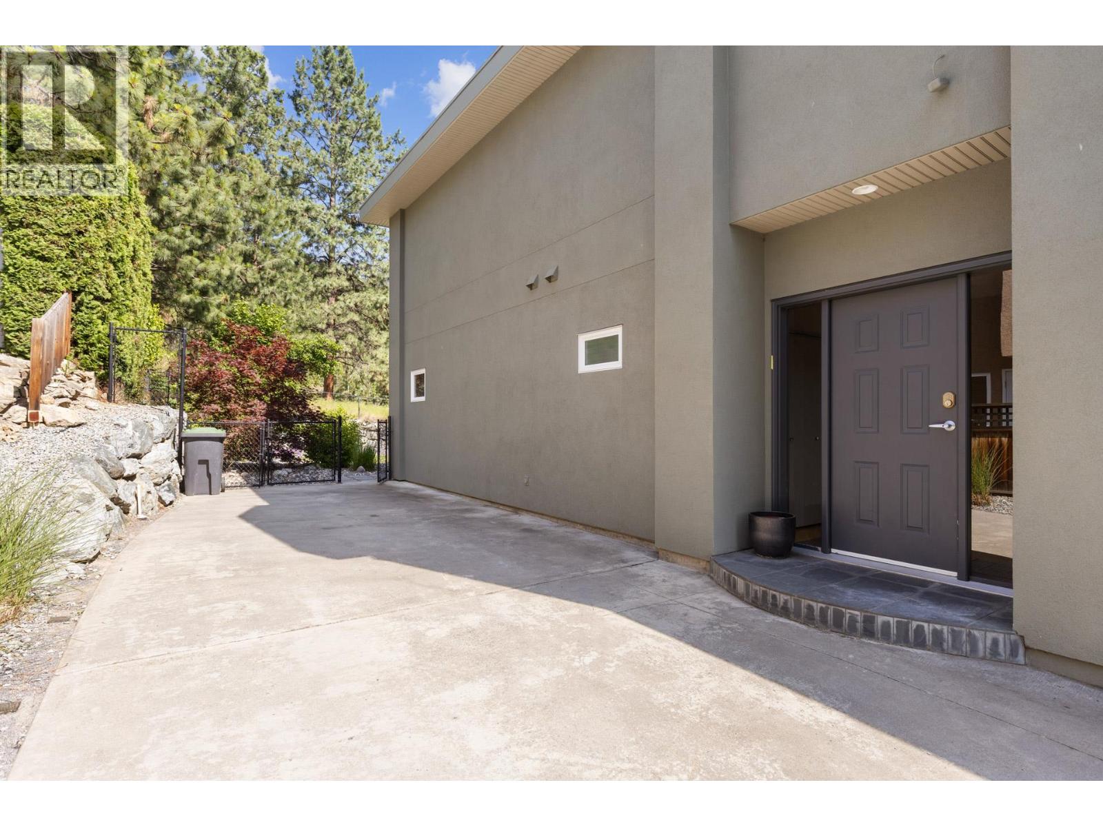  2111 Lillooet Crescent, Kelowna