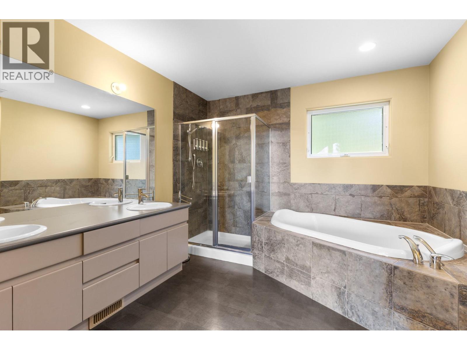  2111 Lillooet Crescent, Kelowna