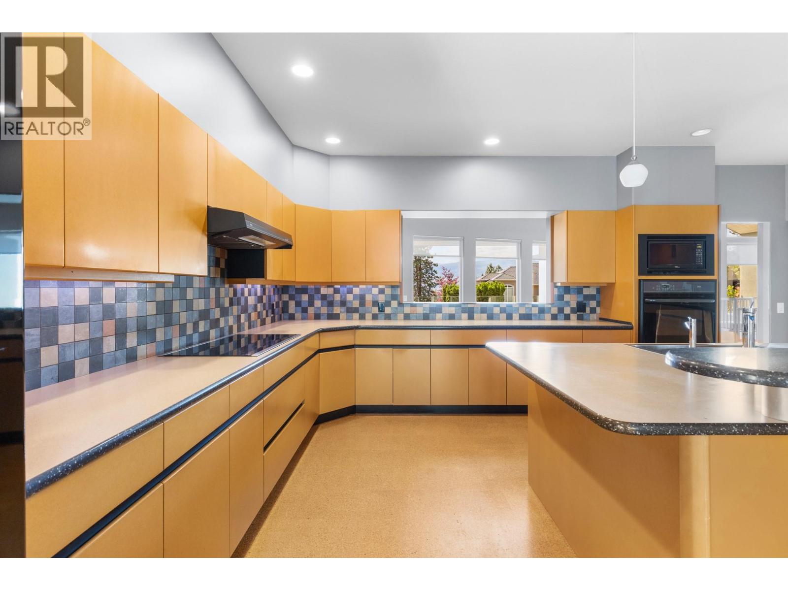  2111 Lillooet Crescent, Kelowna